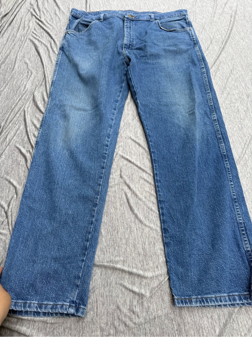 Classic Blue wrangler Men's Straight-Leg Jeans